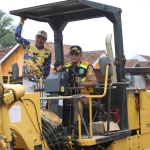 Bupati Lampung Tengah Tinjau Perbaikan Jalan di Kampung Sidokerto