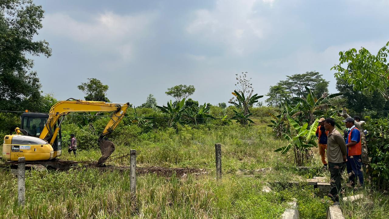 BTB Toll dan HKA Bantu Normalisasi 150 Meter Irigasi Sawah di Desa Sidomulyo, Lampung Selatan