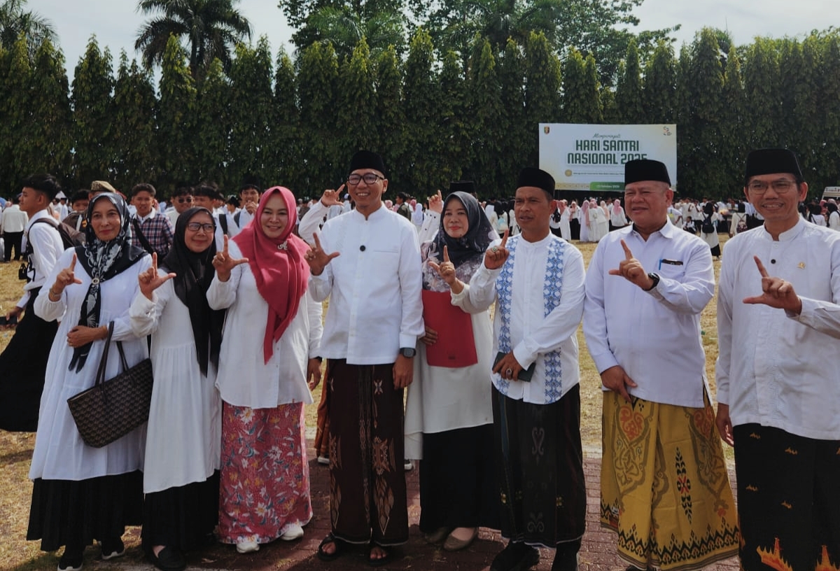 MAN 1 Bandar Lampung Ikuti Apel Hari Santri Nasional di Lapangan Kantor Gubernur
