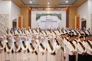 Kakanwil Kemenag Lampung Hadiri Wisuda Tahfidz 172 Siswa MAN 1 Bandar Lampung, Cetak Generasi Qur’ani Berprestasi