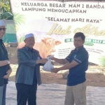 MAN 1 Bandar Lampung Salurkan Daging Kurban untuk 280 Penerima, Tanamkan Nilai Keikhlasan kepada Siswa