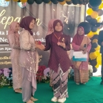 Sungkeman dan Penyematan Tanda Lulus Warnai Pelepasan Siswa Kelas VI SDN 1 Pardasuka