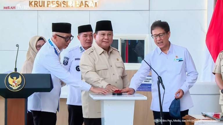 Gubernur Mirza Dampingi Presiden Prabowo Resmikan RSUD KH M Tohir Di Kabupaten Pesisir Barat