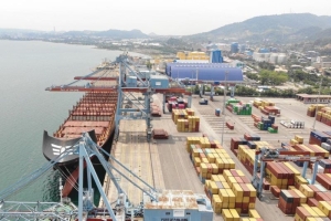 Dari Dermaga Panjang, Gelombang Ekonomi Lampung Terus Berlayar