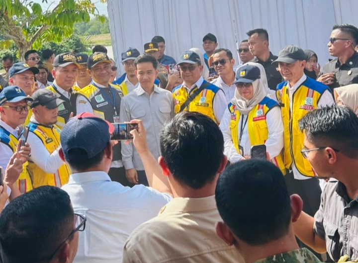 Gibran Datang, Kali Pasir Ramai, Lampung Timur Panen Senyum
