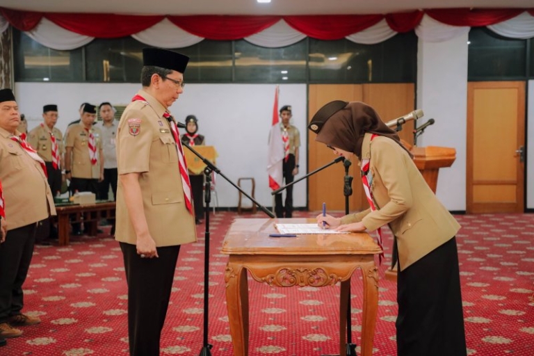 Wagub Jihan Kukuhkan Pengurus Pramuka UIN Raden Intan