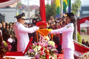 Gubernur Mirza Pimpin Upacara HUT RI ke-81, Kobarkan Semangat Indonesia Berdaulat, Adil dan Makmur