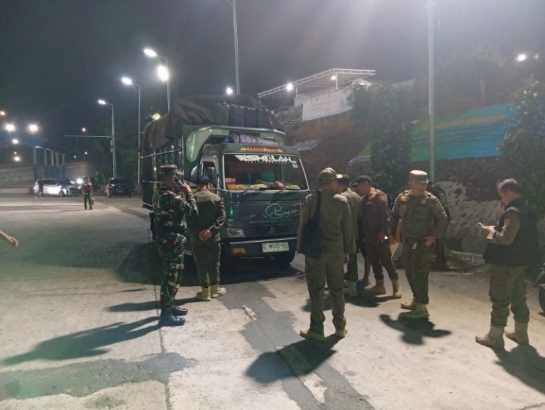 Satpol PP Provinsi Lampung dan Satgas TNI Pantau Pengiriman Gabah di Bakauheni