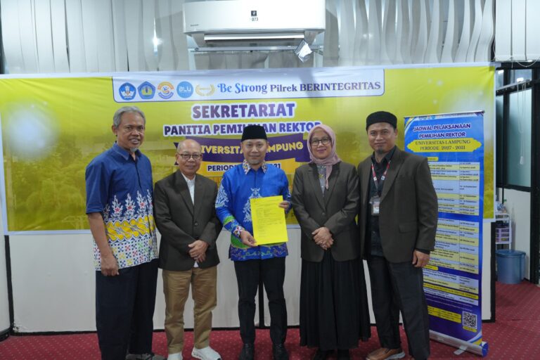 Prof. Warsito Jadi Pendaftar Pertama Bakal Calon Rektor Unila 2027–2031