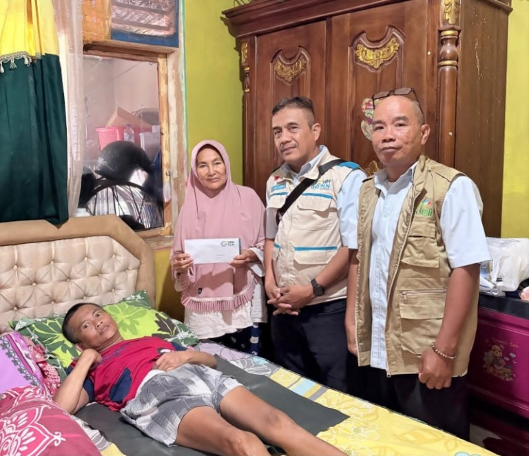 YBM PLN UP3 Tanjung Karang Ringankan Beban Pengobatan Warga Sukadana Ham