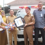 Bank Lampung Serahkan Ambulans CSR untuk Perkuat Layanan Kesehatan di Lampung Utara