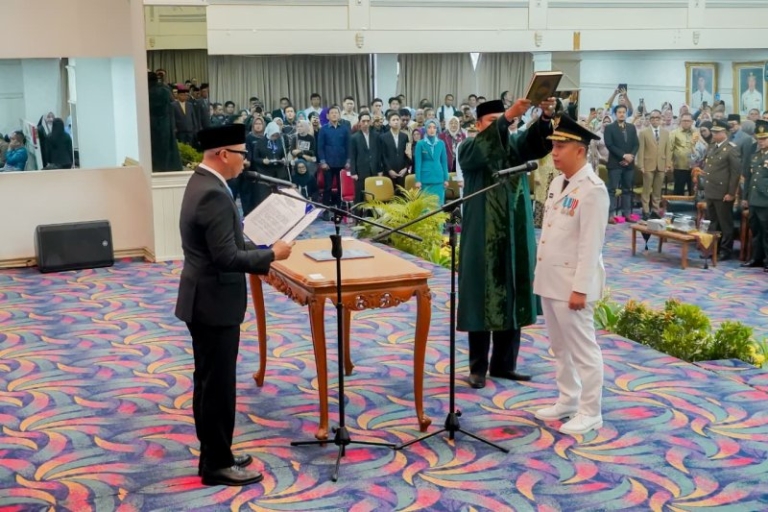 Gubernur Mirza Lantik Galang Putra Rahman, Minta Perkuat Sinergi dengan Bupati Way Kanan